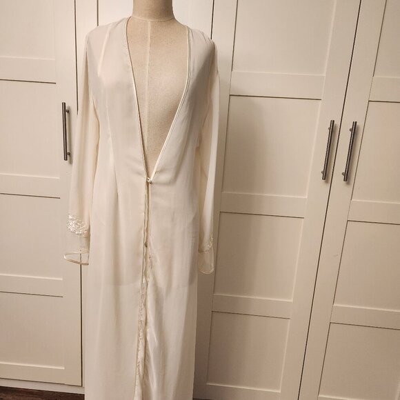 Valerie Stevens Intimates White Full length duster robe Size Medium bridal - Picture 1 of 6